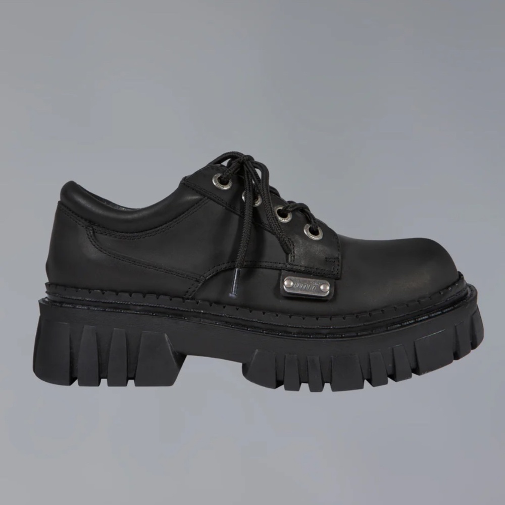 Unif trail shoes